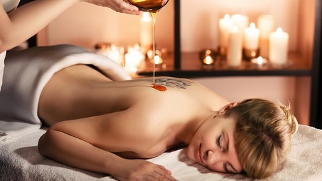 Medová detoxikačná masáž – prečo ju vyskúšať?