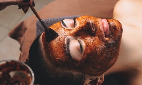 DIY detoxikačná pleťová maska s kakaom a kávou: Oplatí sa vyskúšať!