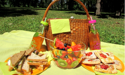 Plánuješ letný piknik? Priprav si toto chutné piknikové menu!