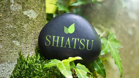 Japonská masáž Shiatsu: Zisti, ako prebieha a aké má účinky!
