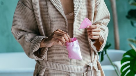 TOP 7 dôvodov, prečo používať menštruačný kalíšok: Skutočne má toľko výhod?