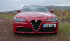 Ženský pohľad na: Alfa Romeo Giulia Q2  - kráska s talianskou eleganciou - KAMzaKRASOU.sk