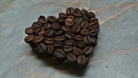 Krásna ozdoba z kávových zŕn