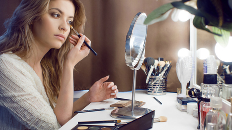 5-minútový makeup: Ako vyzerať dokonalo za krátky čas?