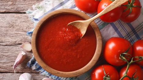 Domáci paradajkový pretlak: Ten z obchodu sa mu rozhodne nevyrovná