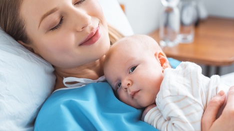 Ako sa zotaviť po pôrode čo najskôr? Takto dokáže telu pomôcť kolagén