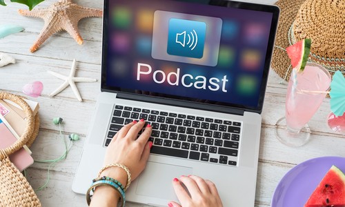 Hľadáš zaujímavý podcast na počúvanie? Vyber si z víťazov ankety Podcast roka 2023!