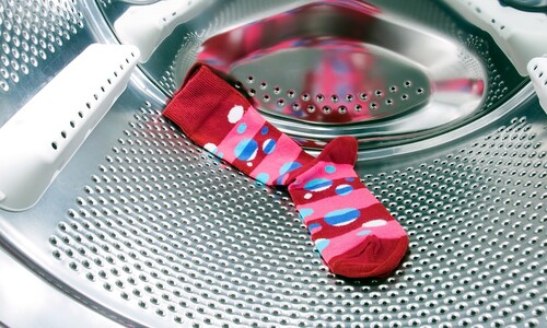 Ako prať ponožky – je potrebné ich prevracať pred praním naruby alebo nie? Tajomstvo odhalené!