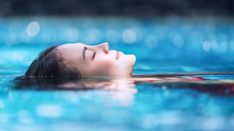 Aké účinky má hydroterapia? Zaži jedinečný wellness vo vode