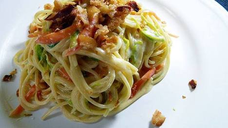 Zdravé recepty: Špagety s mrkvou a pórom