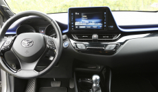 AUTO TEST: Ženský pohľad na Crossover Toyota C-HR, hybrid 1,8 l - KAMzaKRASOU.sk