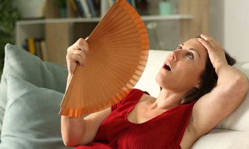 Návaly tepla v menopauze – čo ich zhoršuje? Máme tipy, ako proti ním bojovať!