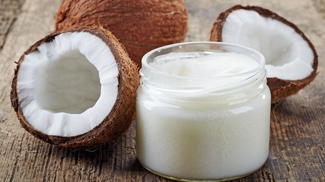 Hýčkajte sa ako Kleopatra: Je čas skúsiť peeling kokosovým mliekom!
