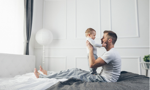 Otec na materskej dovolenke: Aké sú výhody otca v domácnosti?