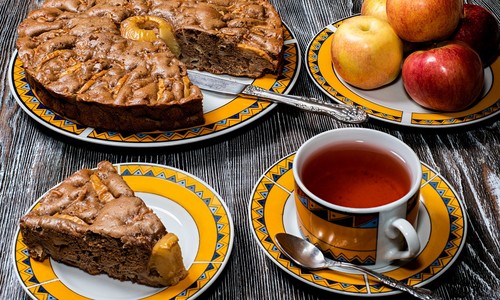 Jablkový koláč inak: Odštartuj sezónu jabĺk s touto lahôdkou!