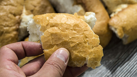 Máš doma starý chlieb? Vyskúšaj 7 výborných receptov, ako ho využiť!