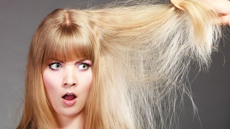 Ako sa zbaviť elektrizujúcich vlasov? Po tomto sa ti to už nestane