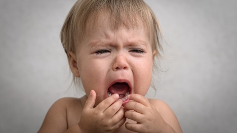 Separačná úzkosť u detí: Čo robiť, keď nemôžeš odísť ani na WC bez plaču dieťaťa?