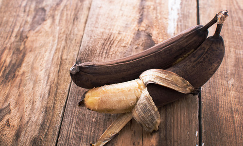 Už nikdy ich nevyhoď! Vyskúšaj 3 recepty z prezretých banánov