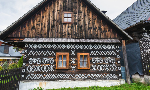 Rázovitá dedinka Čičmany: Pýcha slovenskej kultúry