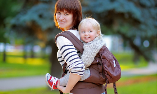 Ergonomické nosenie - ako správne nosiť bábätko?