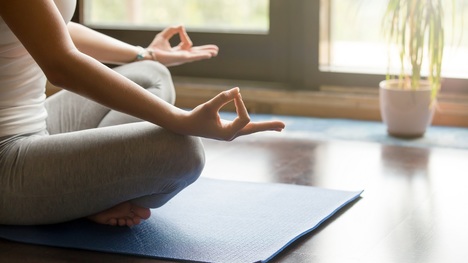 Vyskúšaj starodávne mudry - zloženia prstov pri meditácii a cvičení