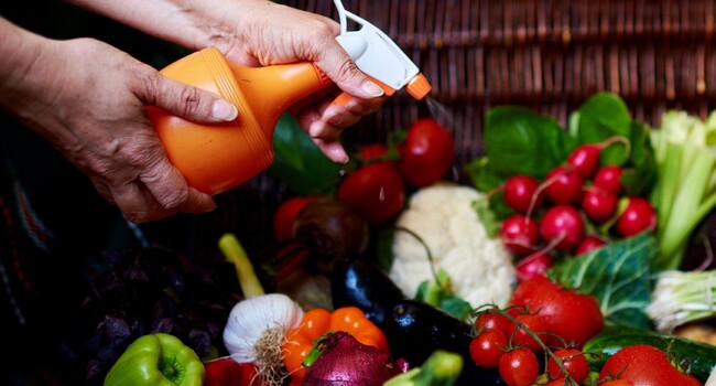 DIY čistiaci prípravok na ovocie a zeleninu – stačia ti naň 3 suroviny!