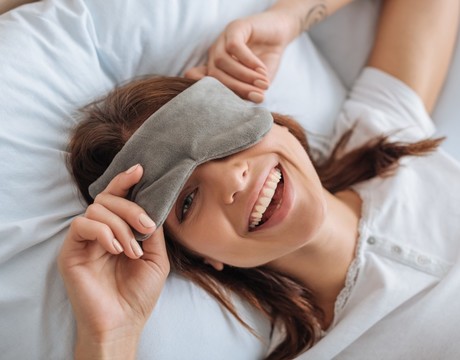 Maska na spanie ako ten najlepší spoločník: 3 dôvody, prečo jej dať šancu