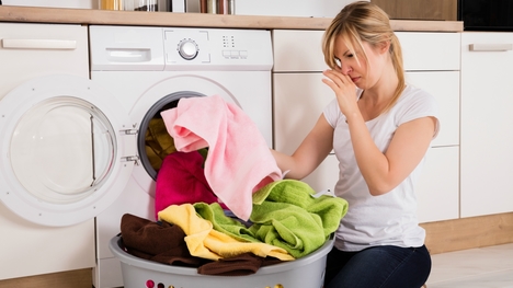 Ako vyčistiť práčku rýchlo a jednoducho? Vyskúšaj tento lacný trik!