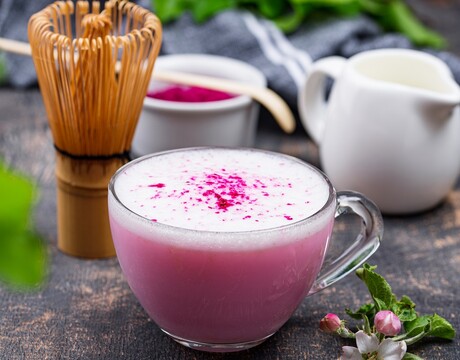 Romantické ružové latte – dopraj si ho nielen na sviatok zamilovaných