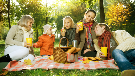 Jesenný piknik v prírode: Ako sa naň pripraviť a čo všetko pribaliť?