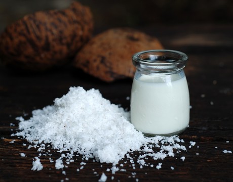 RECEPT: Domáce kokosové mlieko bez zbytočného cukru a konzervantov