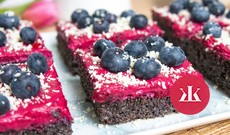Videorecept: Dokonalý makový koláč s mascarpone a lesným ovocím - KAMzaKRASOU.sk