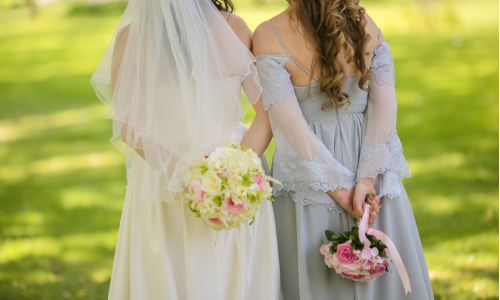 7 základných povinností družičky počas svadobného dňa: Čaká ťa to?