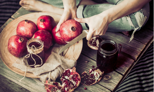 Ako ošúpať granátové jablko bez kuchyne ako po zabíjačke? Takto!