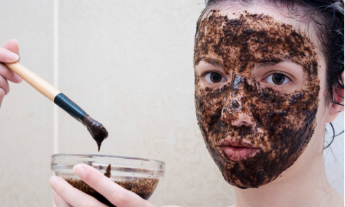 Vyrob si domáci čokoládový peeling na tvár: Avšak pozor, nejesť!