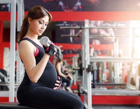 Je cvičenie počas tehotenstva bezpečné? Môže cvičiť každá z nás?