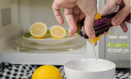 Vieš, prečo dať citrón do mikrovlnky? Keď zistíš dôvod, odpadneš!