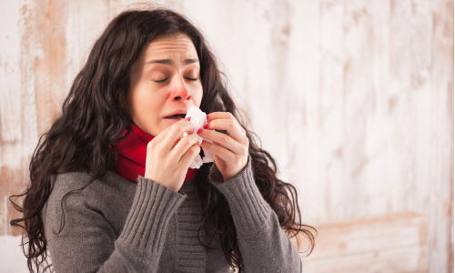 Prepadla ťa chrípka? Nauč sa makeup triky na zamaskovanie choroby
