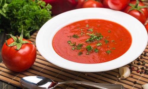 Výborná paradajková polievka: Super rýchla a veľmi jednoduchá!