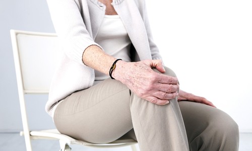 Nepríjemná bolesť kolenného kĺbu: Čo za ňou môže stáť?