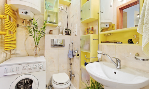 Praktické tipy pre malý byt: Ako zväčšiť úložný priestor kúpeľne?