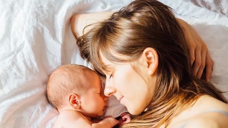 Štvrtá doba pôrodná: Rodí sa vzájomné puto a láska na celý život