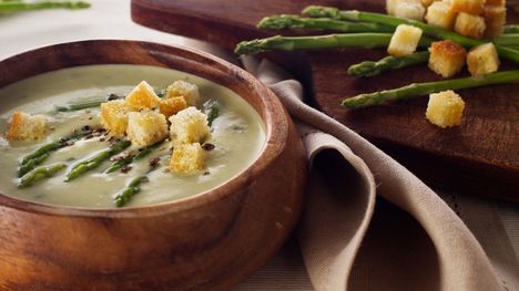 Krémová polievka zo špargle: Famózna je z bielej, ale aj zo zelenej!