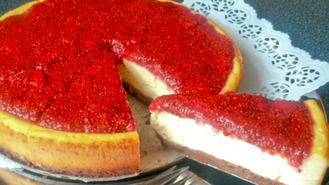 Recept: Cheesecake s jahodami – bez lepku