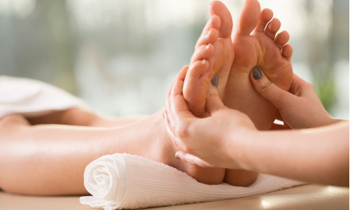 Liečivá masáž chodidiel: Povieme ti, aké má výhody a ako na ňu!