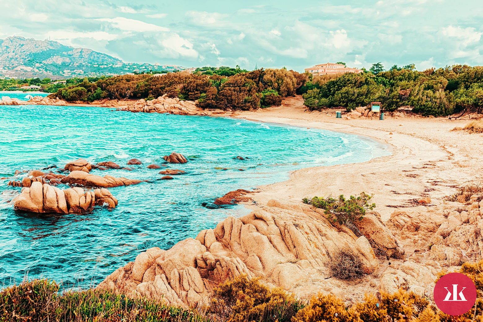 Capriccioli pláž v Sardínii