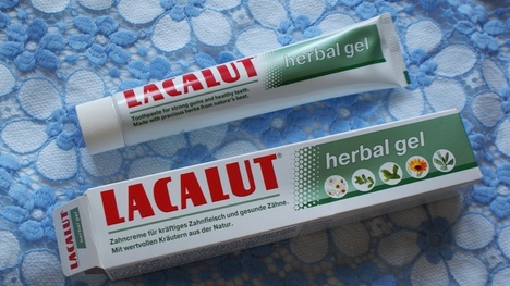 TEST: LACALUT - Herbal Gel