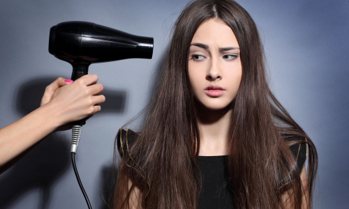 Poradíme, ako v domácnosti využijete netradične fén na vlasy!