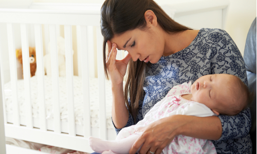 Prvé dni s novorodencom: Odborníci radia, ako prežiť (NE)spánok
